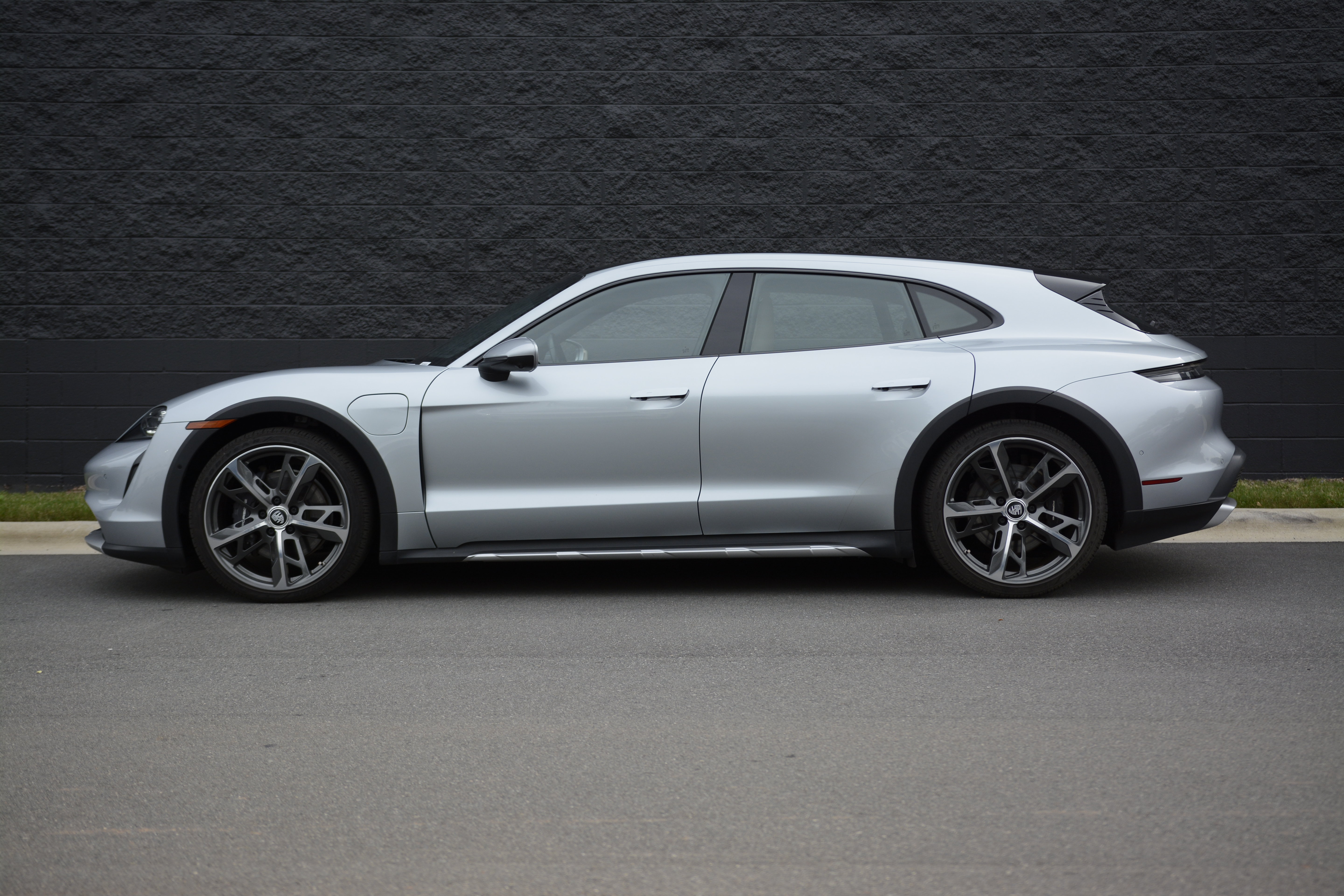 Certified 2022 Porsche Taycan Cross Turismo 4 Wagon