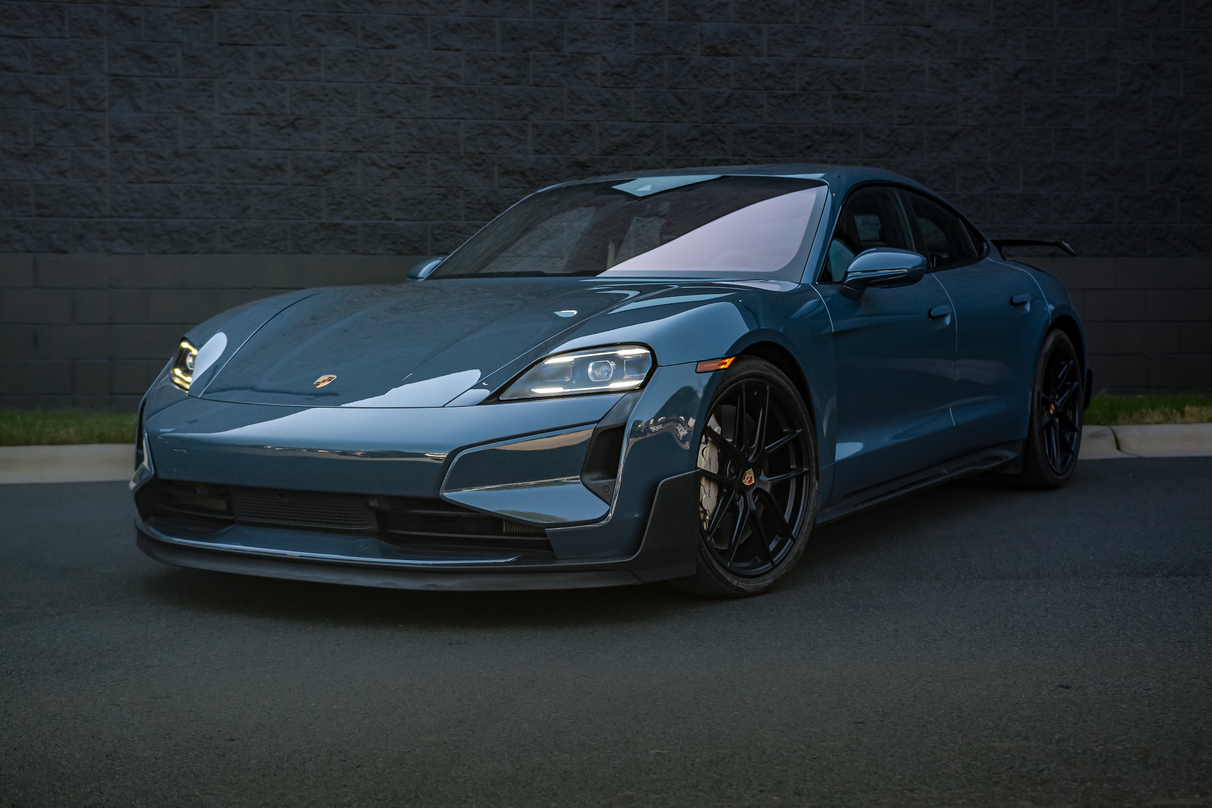 2025 Porsche Taycan Turbo GT W/Weissach Package