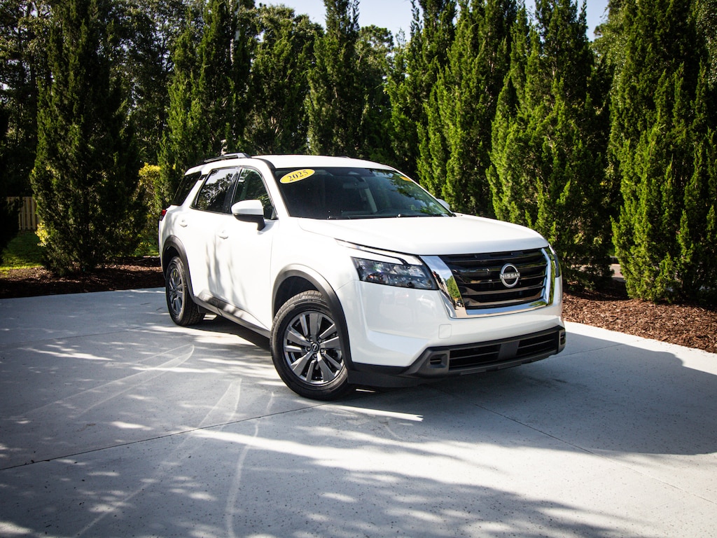 Used 2025 Nissan Pathfinder SV SUV