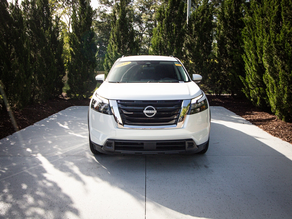 Used 2025 Nissan Pathfinder SV SUV
