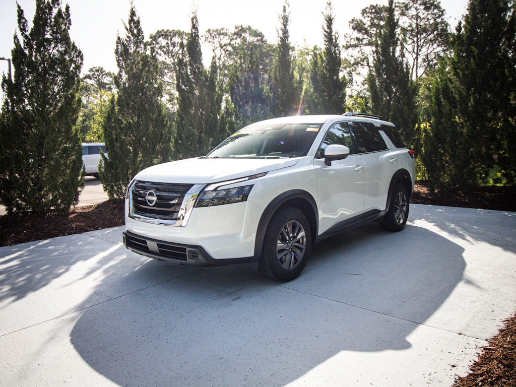 Used 2025 Nissan Pathfinder SV SUV