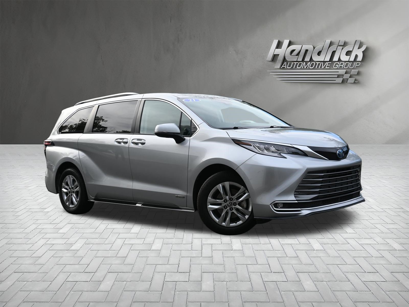 Used 2021 Toyota Sienna Limited Minivan