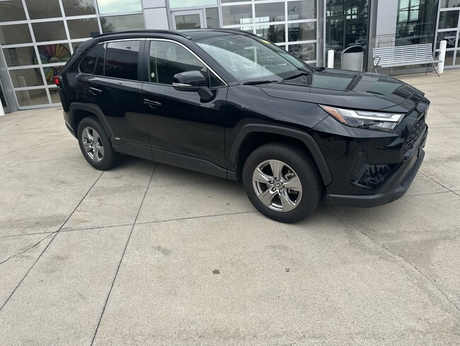 2025 Toyota RAV4 Hybrid XLE SUV