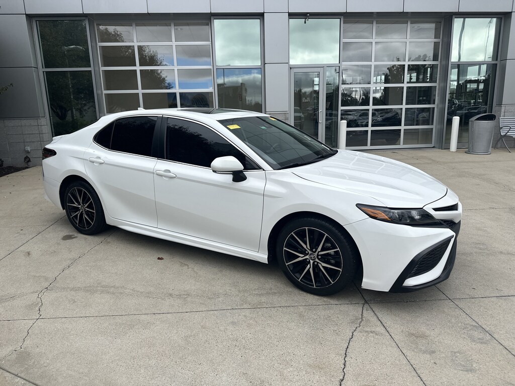 Used 2023 Toyota Camry SE Sedan