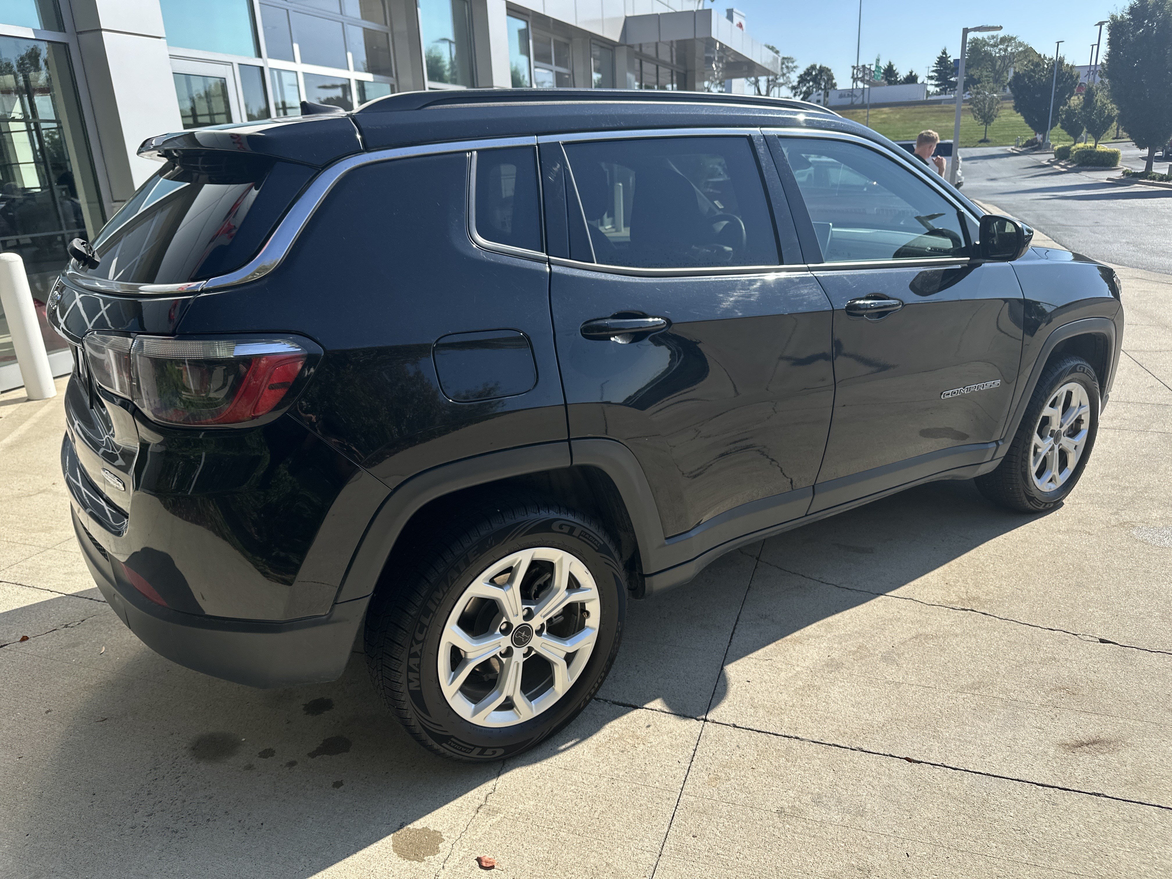 Used 2025 Jeep Compass Latitude SUV