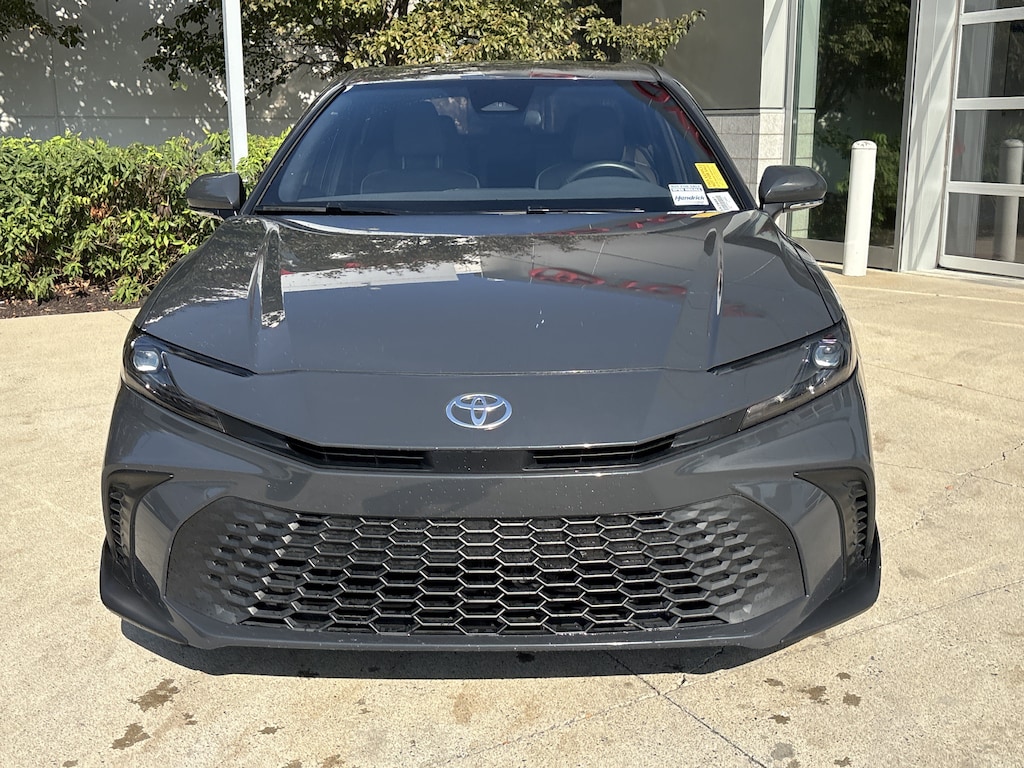 Used 2025 Toyota Camry SE Sedan