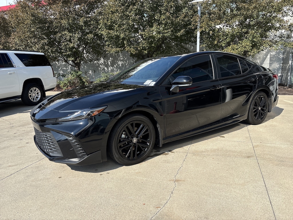 Used 2025 Toyota Camry SE Sedan