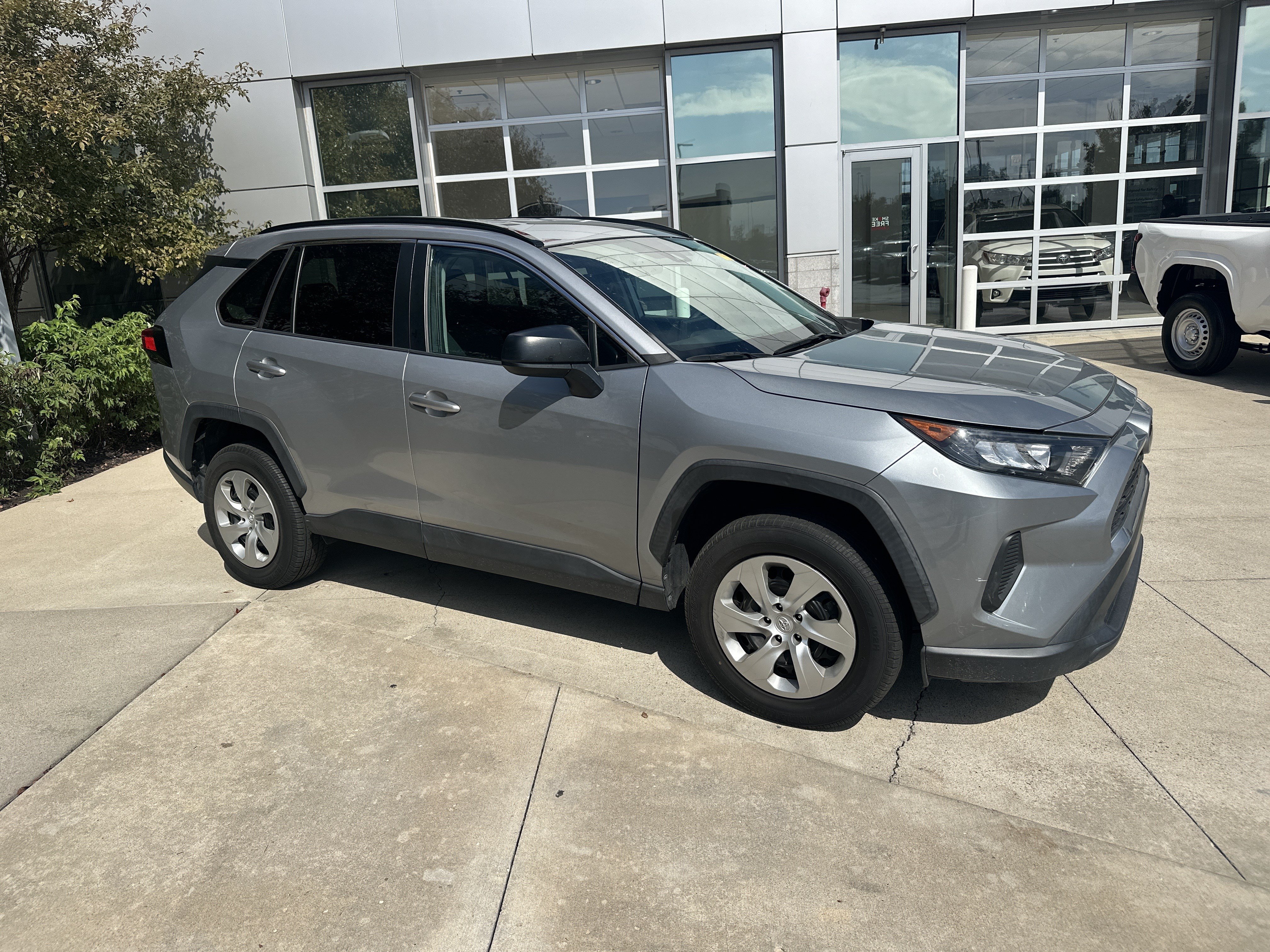 2020 Toyota RAV4 LE SUV