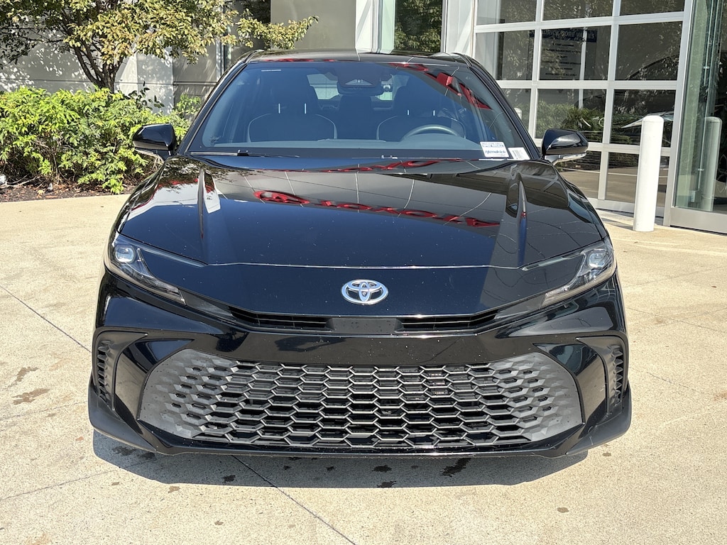 Used 2025 Toyota Camry SE Sedan