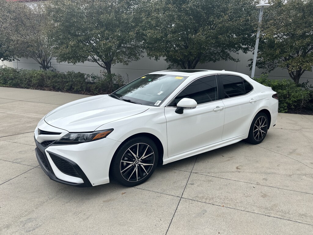 Used 2023 Toyota Camry SE Sedan