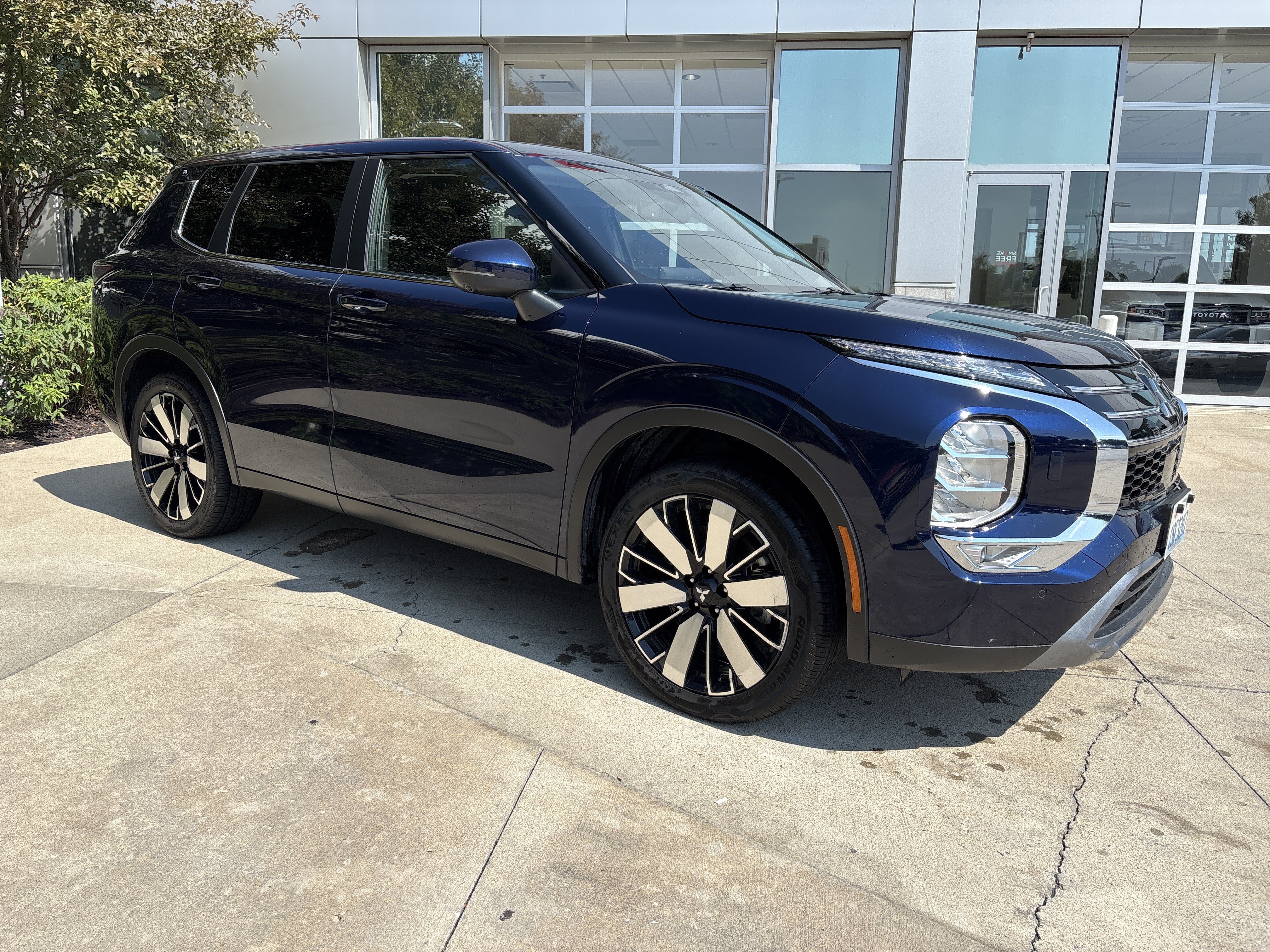 Used 2025 Mitsubishi Outlander SE SUV