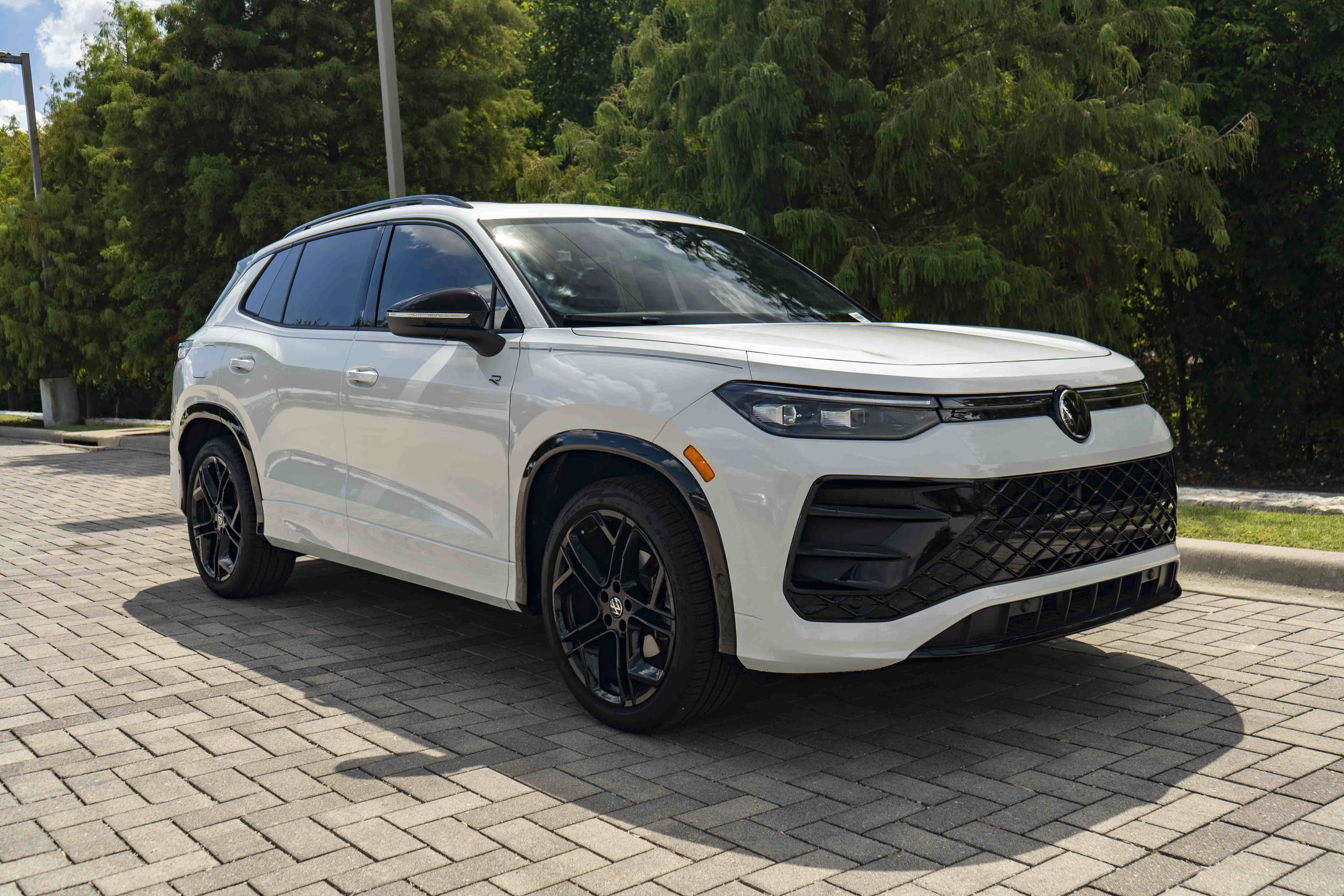 2026 Volkswagen Tiguan SE R-Line Black SUV