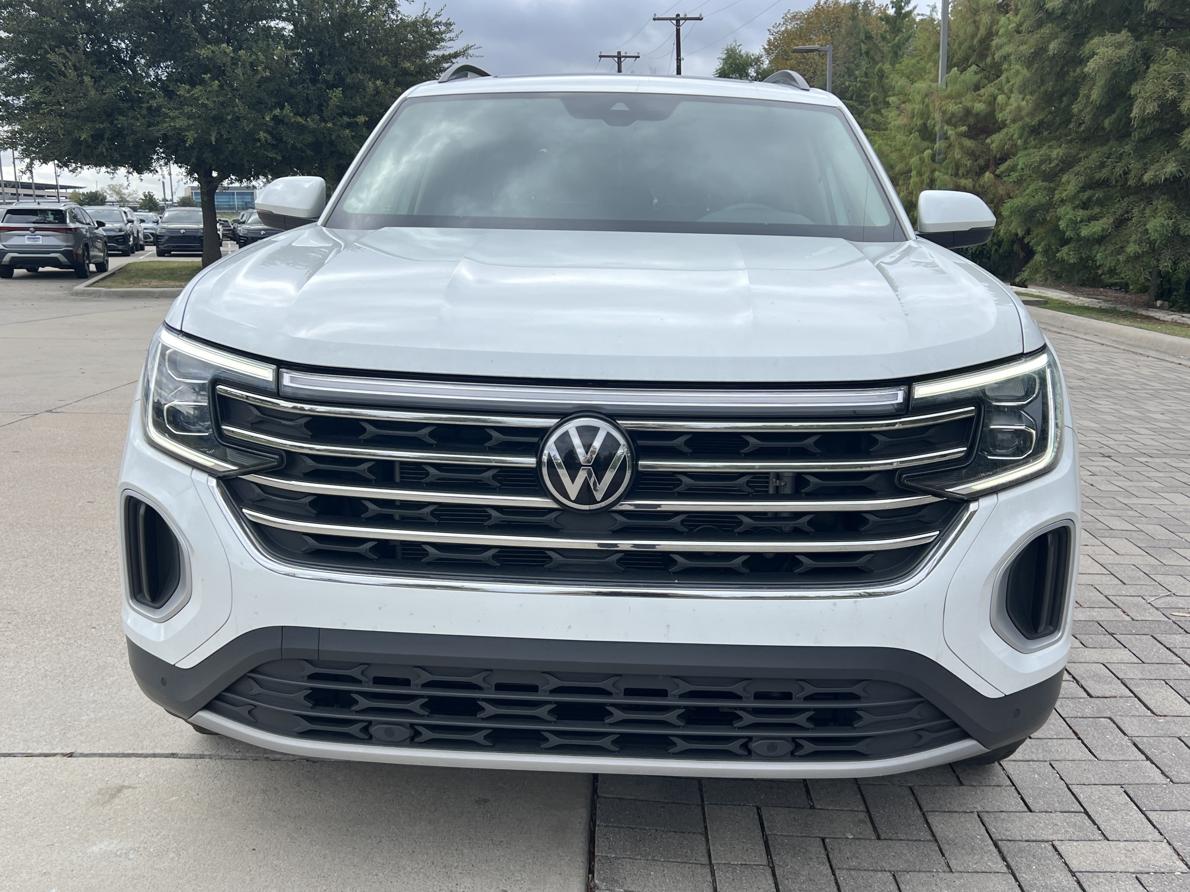 Used 2024 Volkswagen Atlas 2.0T SE w/Technology SUV