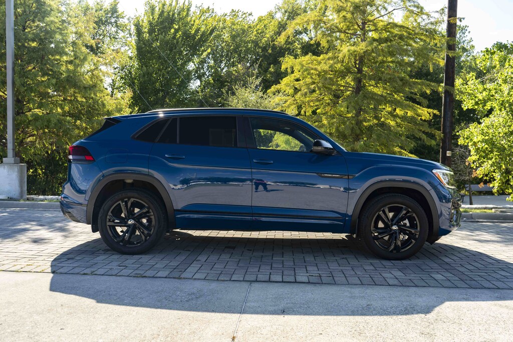 Used 2026 Volkswagen Atlas Cross Sport 2.0T SEL R-Line Black SUV