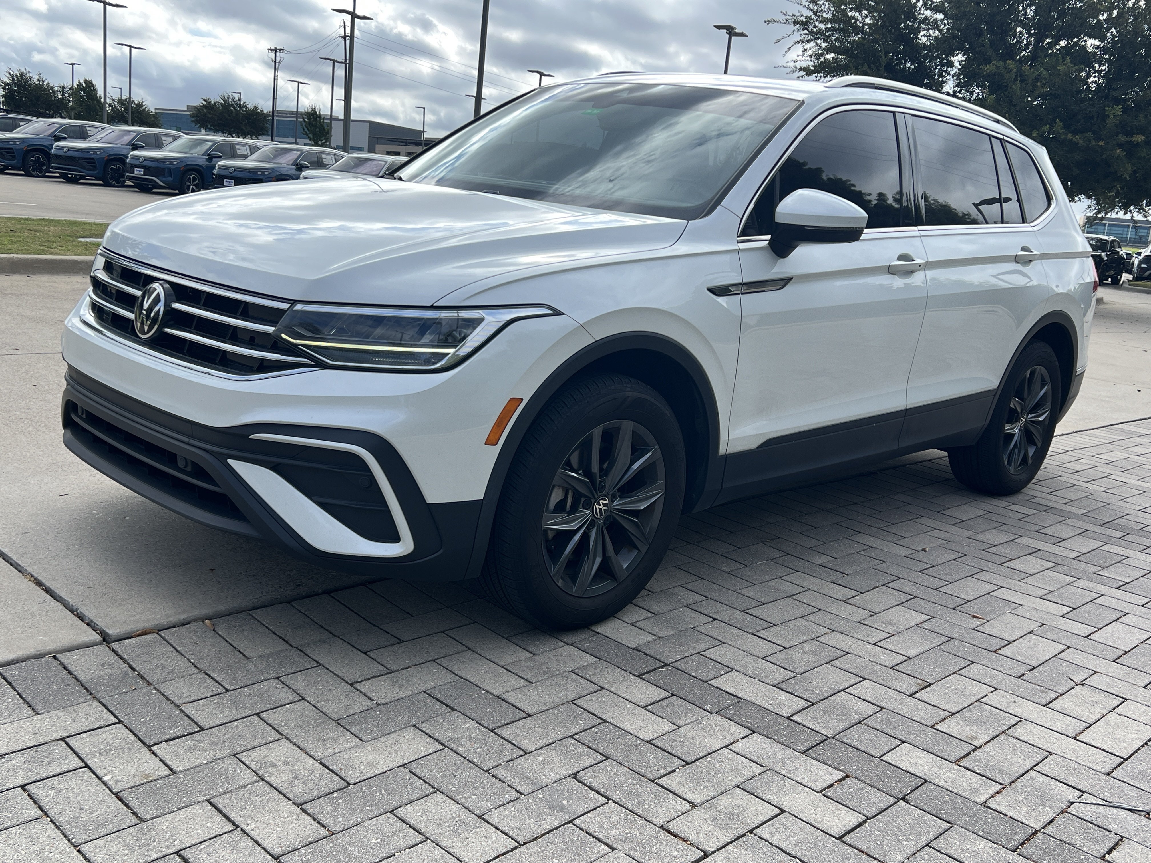 Used 2023 Volkswagen Tiguan SE SUV