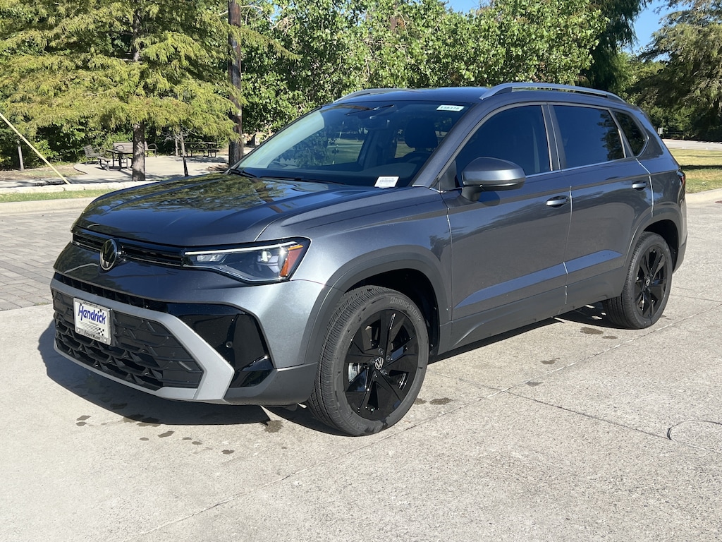 New 2026 Volkswagen Taos 1.5T SE SUV