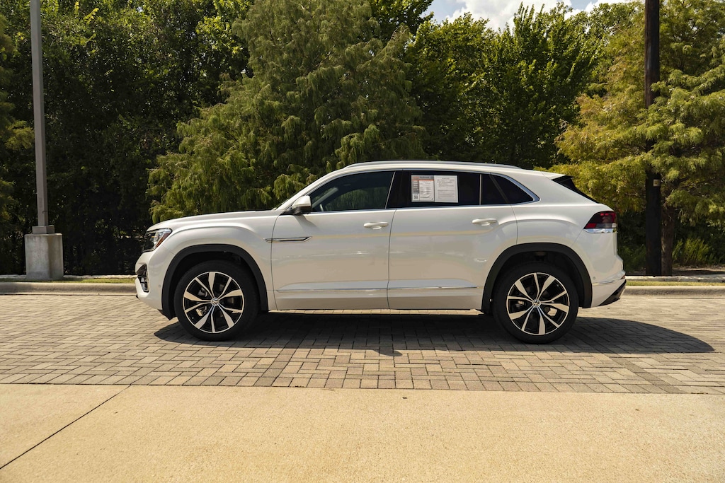 Used 2026 Volkswagen Atlas Cross Sport 2.0T SEL Premium R-Line SUV