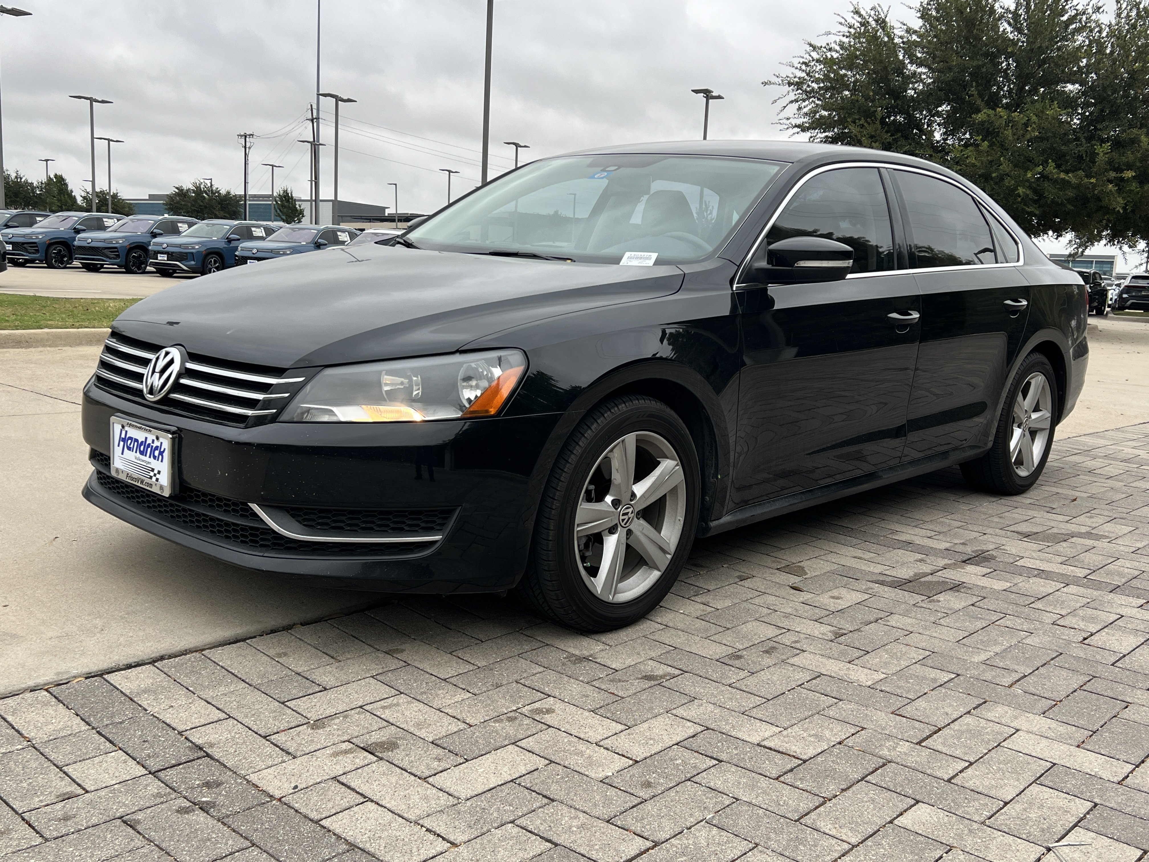 Used 2013 Volkswagen Passat SE Sedan