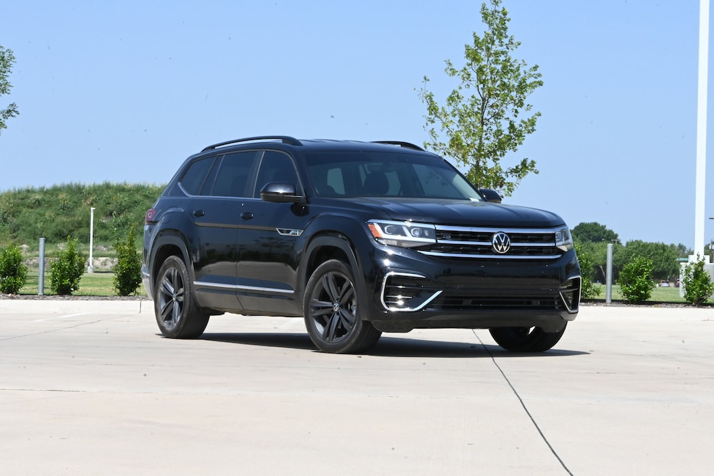 Used 2021 Volkswagen Atlas 3.6L V6 SE w/Technology R-Line SUV