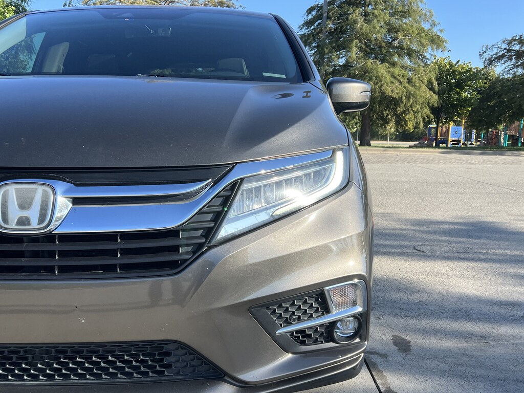 Used 2018 Honda Odyssey Elite Minivan