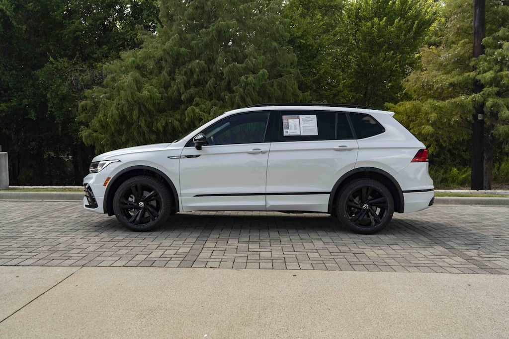 Used 2024 Volkswagen Tiguan SE R-Line Black SUV