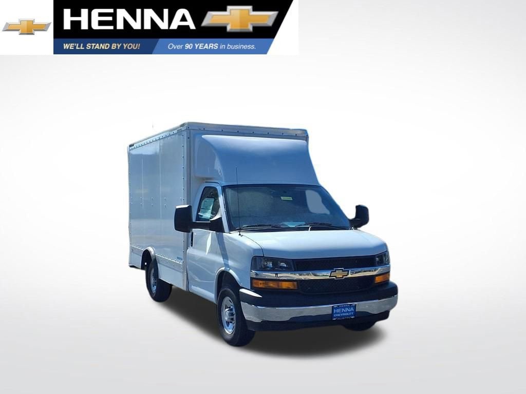 2025 Chevrolet Express Cutaway