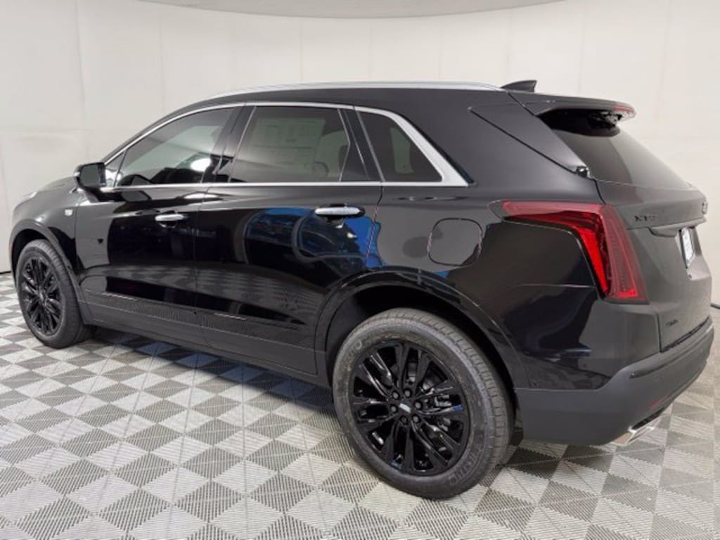 New 2026 CADILLAC XT5 Luxury SUV