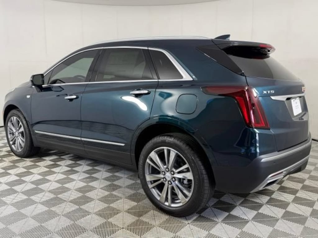 New 2026 CADILLAC XT5 Premium Luxury SUV