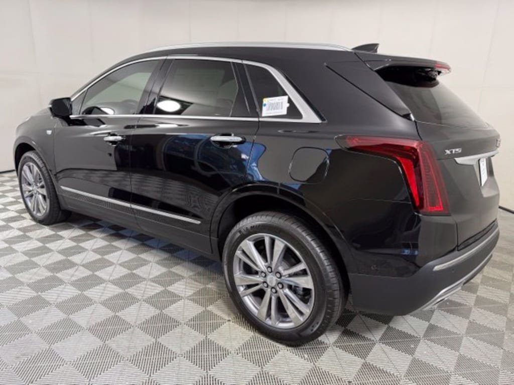 New 2026 CADILLAC XT5 Premium Luxury SUV