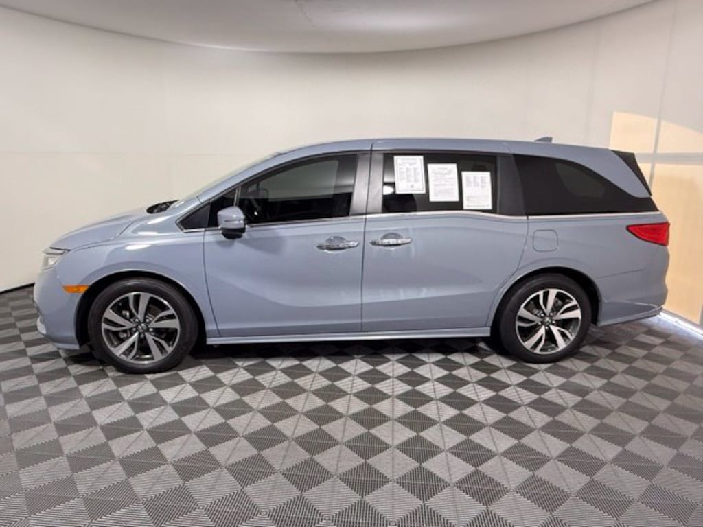 Used 2024 Honda Odyssey Touring Van