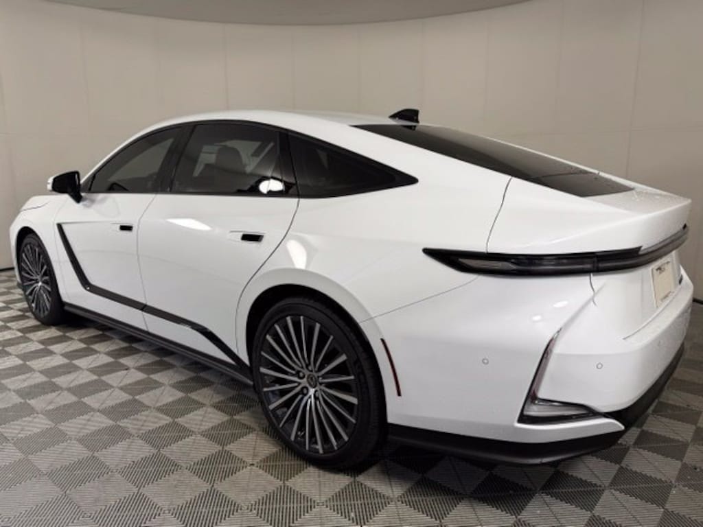 New 2026 Lexus ES 350e LUXURY SEDAN