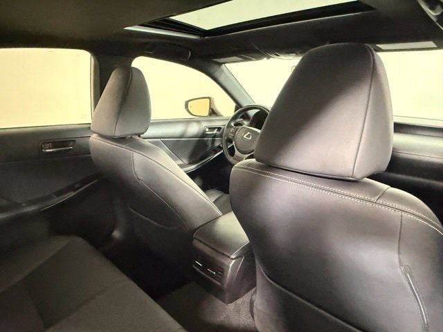 2023 Lexus IS 300 - Photo 26