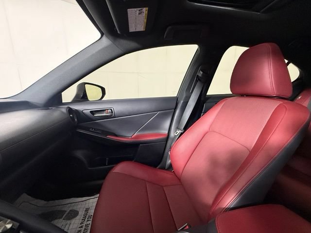 2025 Lexus IS 300 - Photo 19