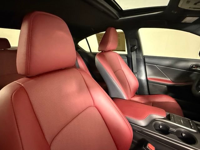2025 Lexus IS 300 - Photo 34