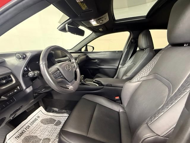 2019 Lexus UX Hybrid 250h - Photo 17