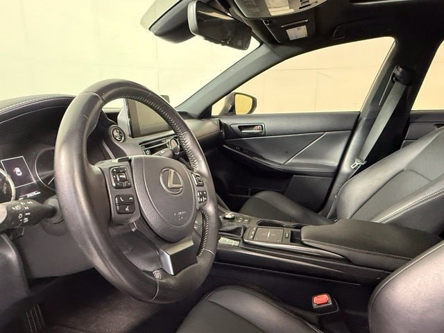 2023 Lexus IS 300 - Photo 16