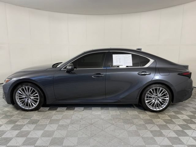 2025 Lexus IS 300 - Photo 3