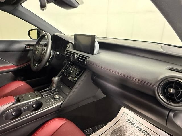 2025 Lexus IS 300 - Photo 35