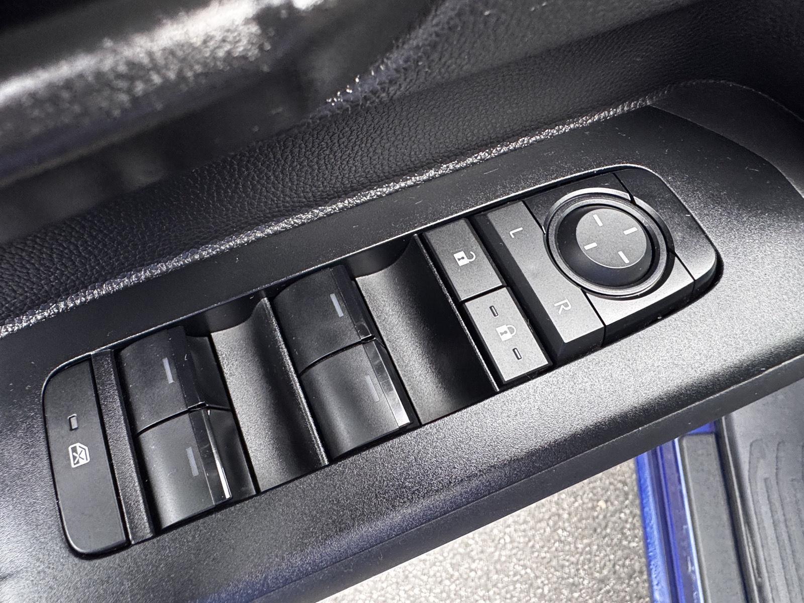 2024 Toyota Tacoma SR5 - Photo 15