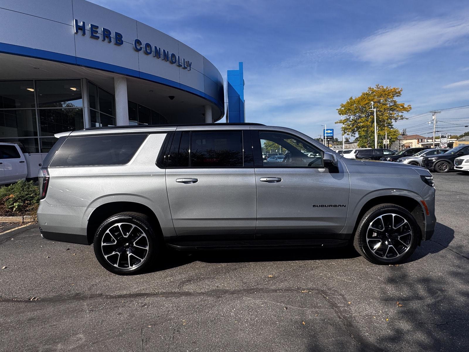 2025 Chevrolet Suburban RST - Photo 8