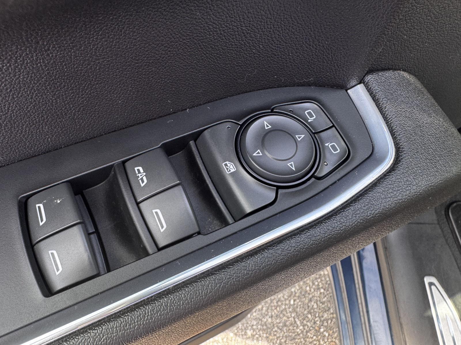 2023 Chevrolet Silverado 1500 LT - Photo 18