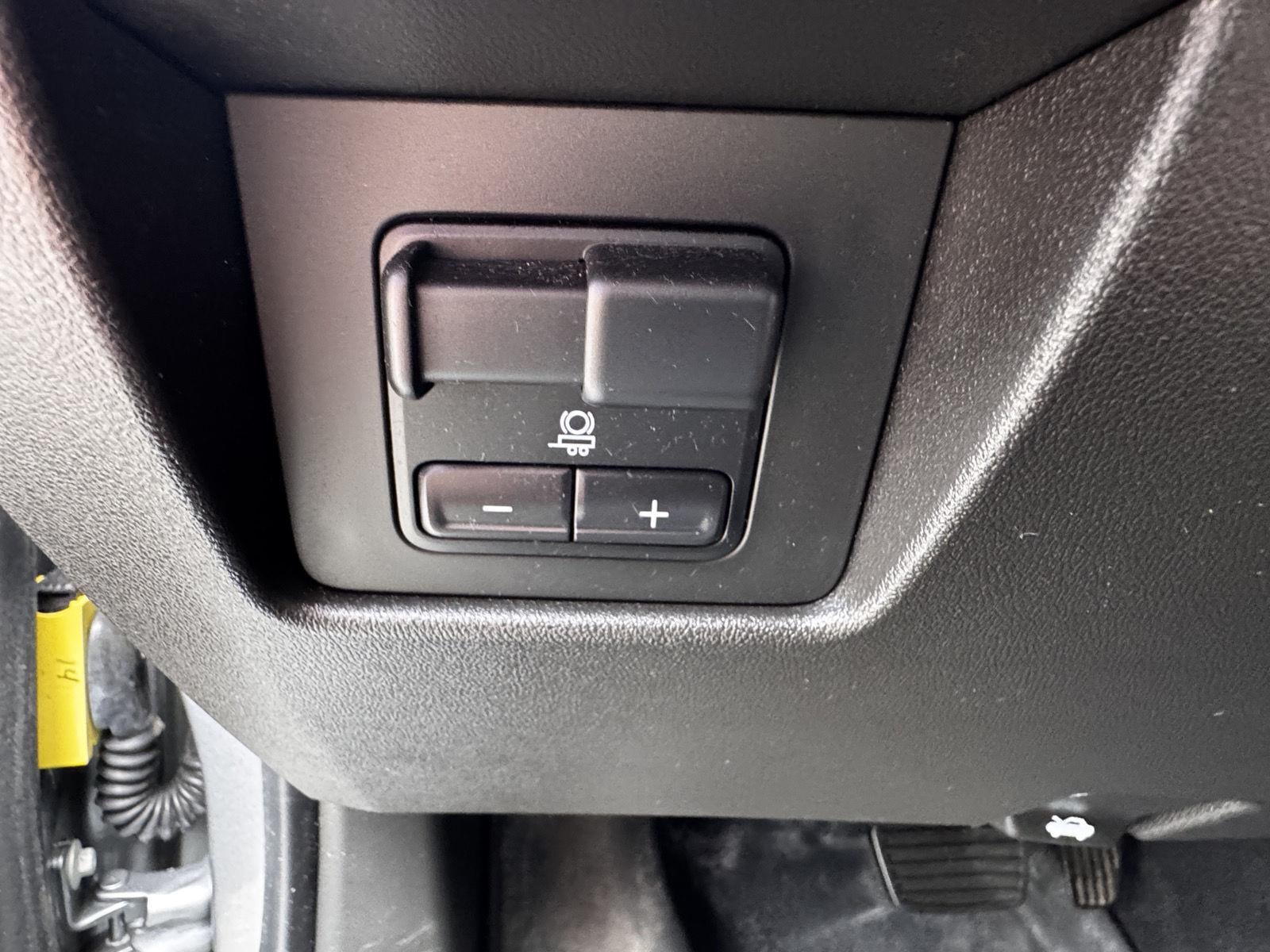 2024 Chevrolet Colorado LT - Photo 23