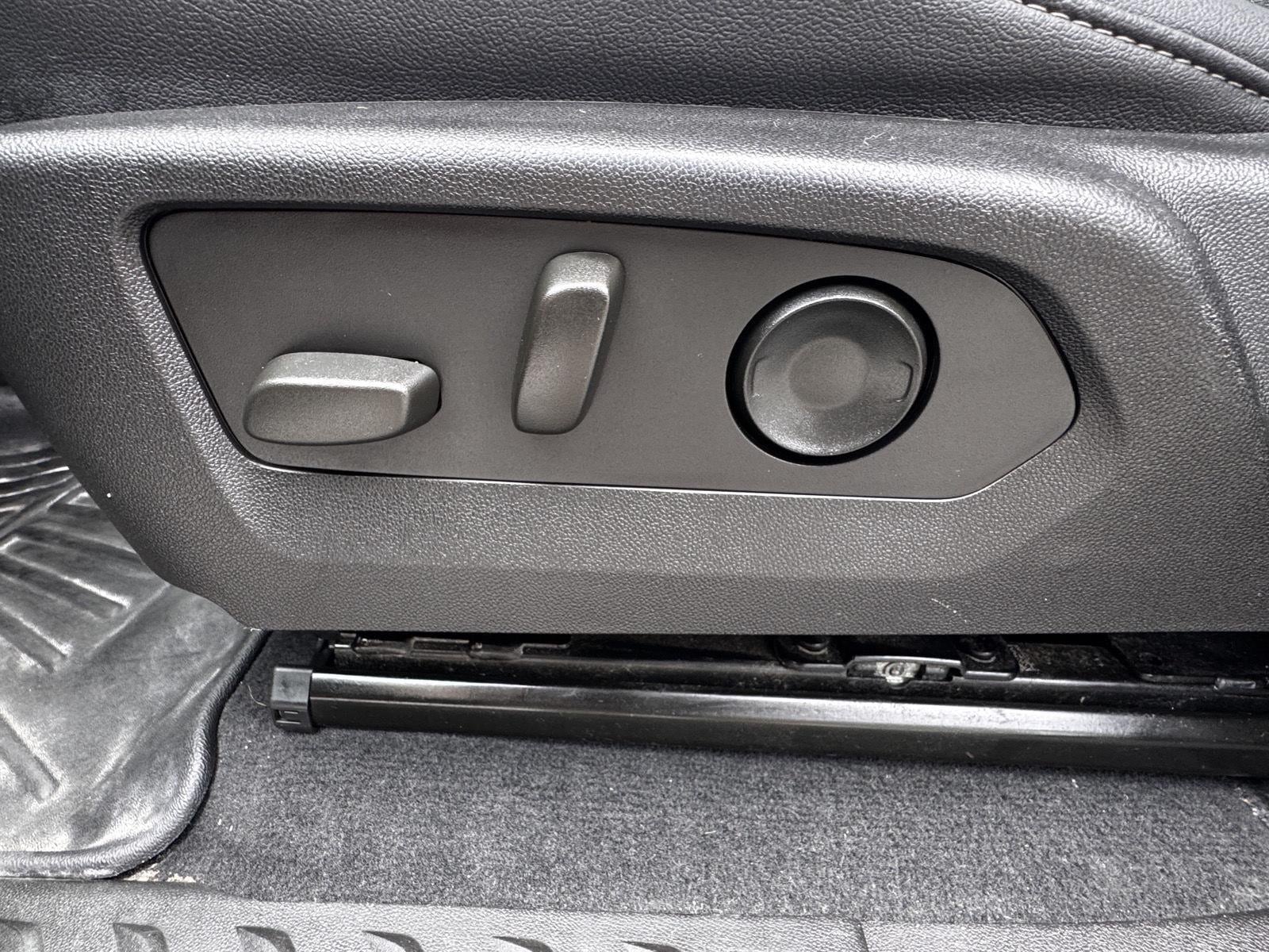 2024 Chevrolet Colorado LT - Photo 22