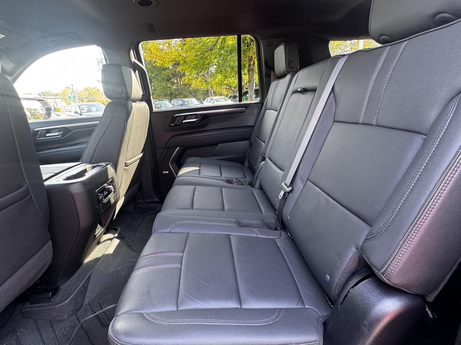 2025 Chevrolet Suburban RST - Photo 15