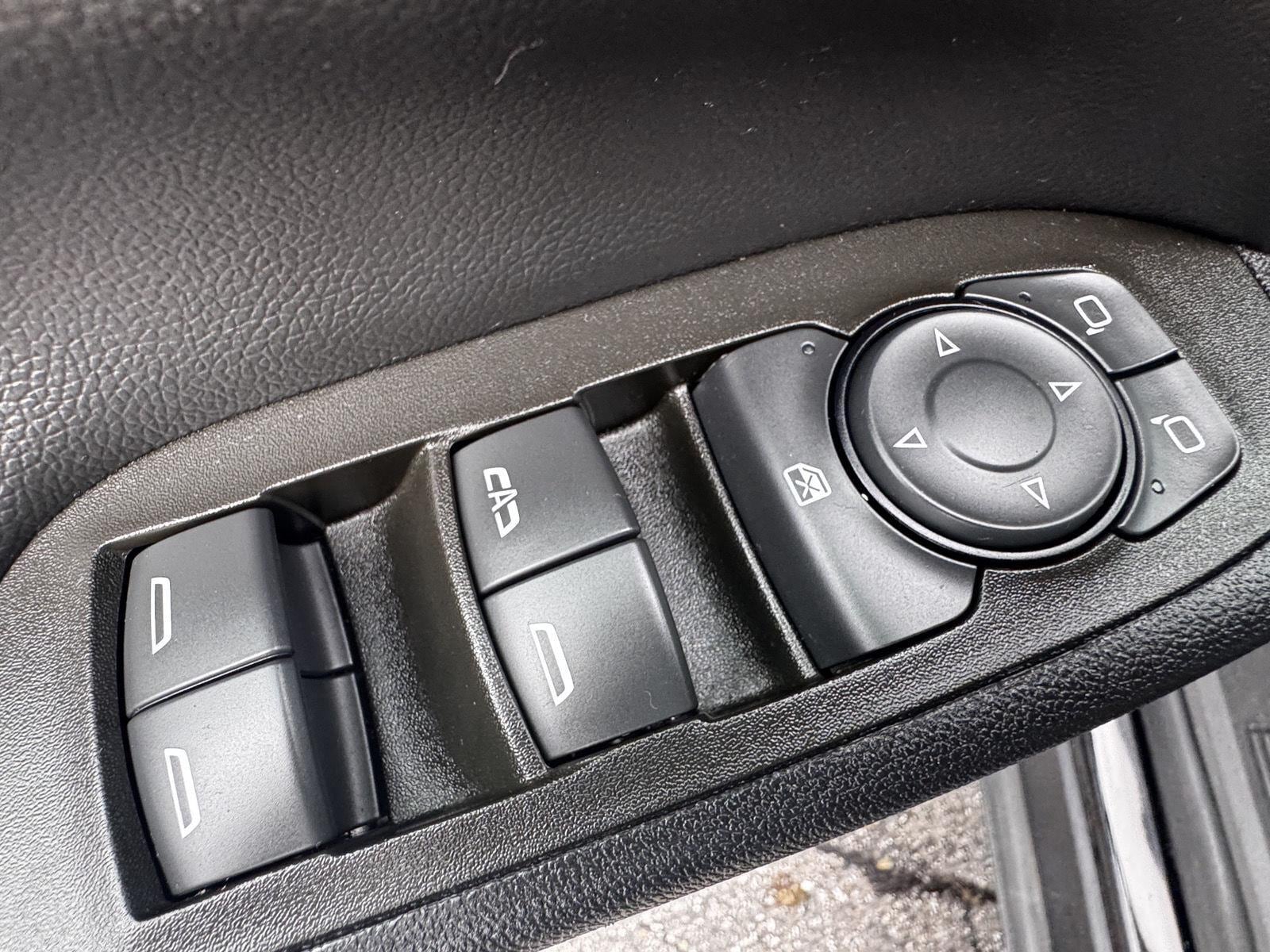2023 Chevrolet Equinox LT - Photo 18