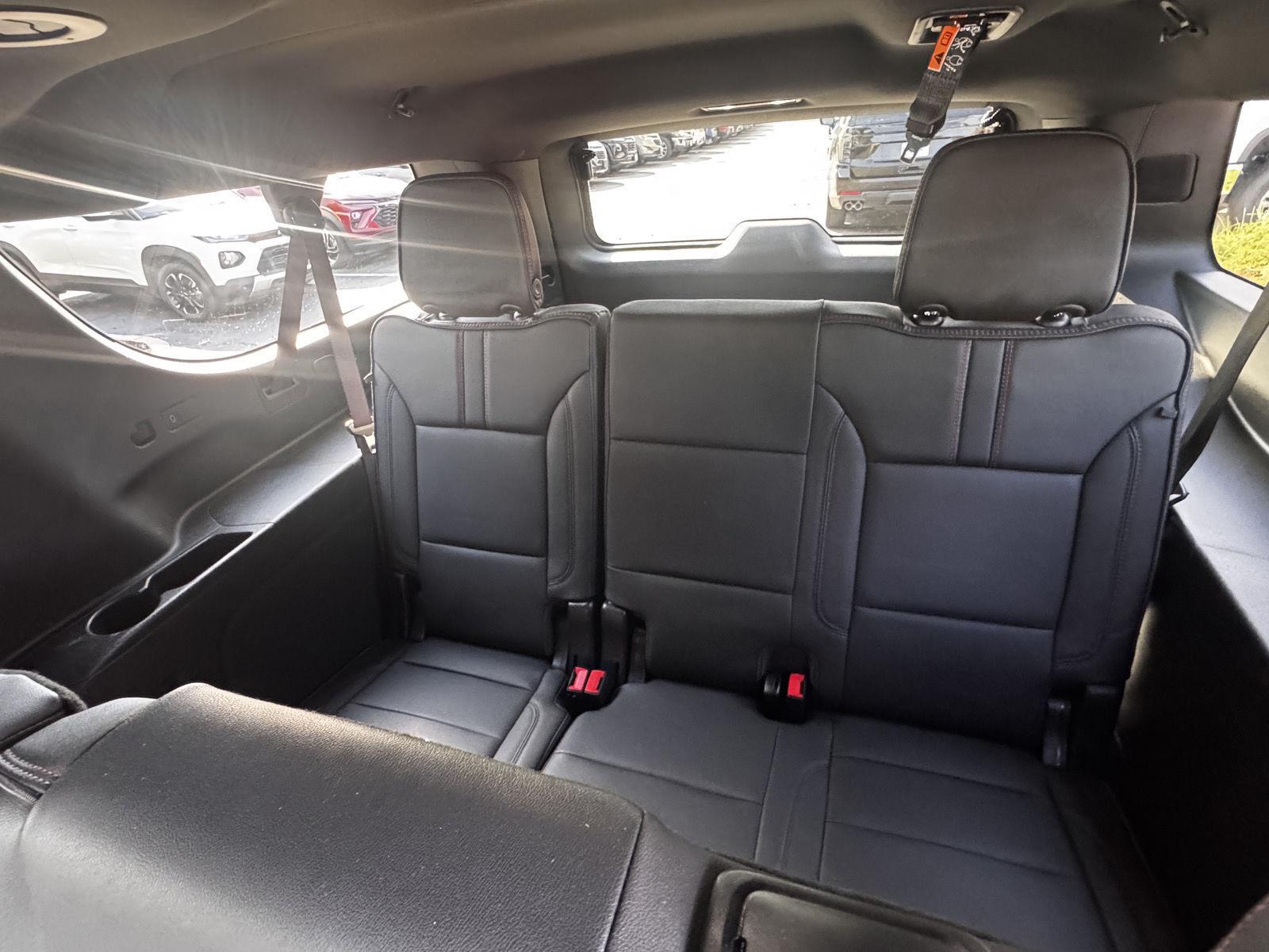 2025 Chevrolet Suburban RST - Photo 16