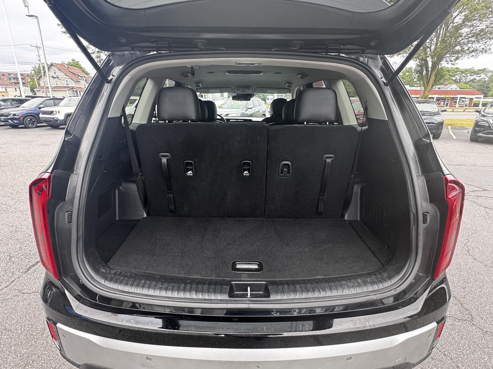 2023 Kia Telluride S - Photo 9