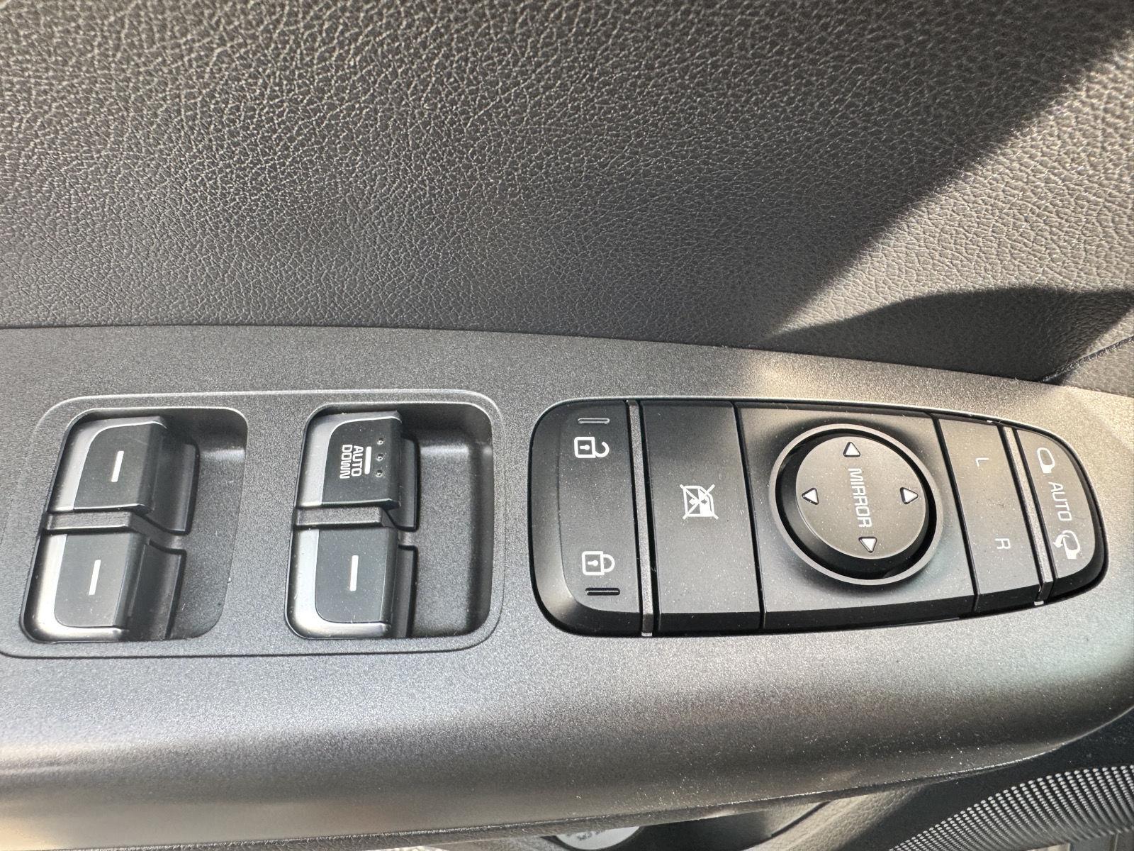 2020 Kia Sportage LX - Photo 14