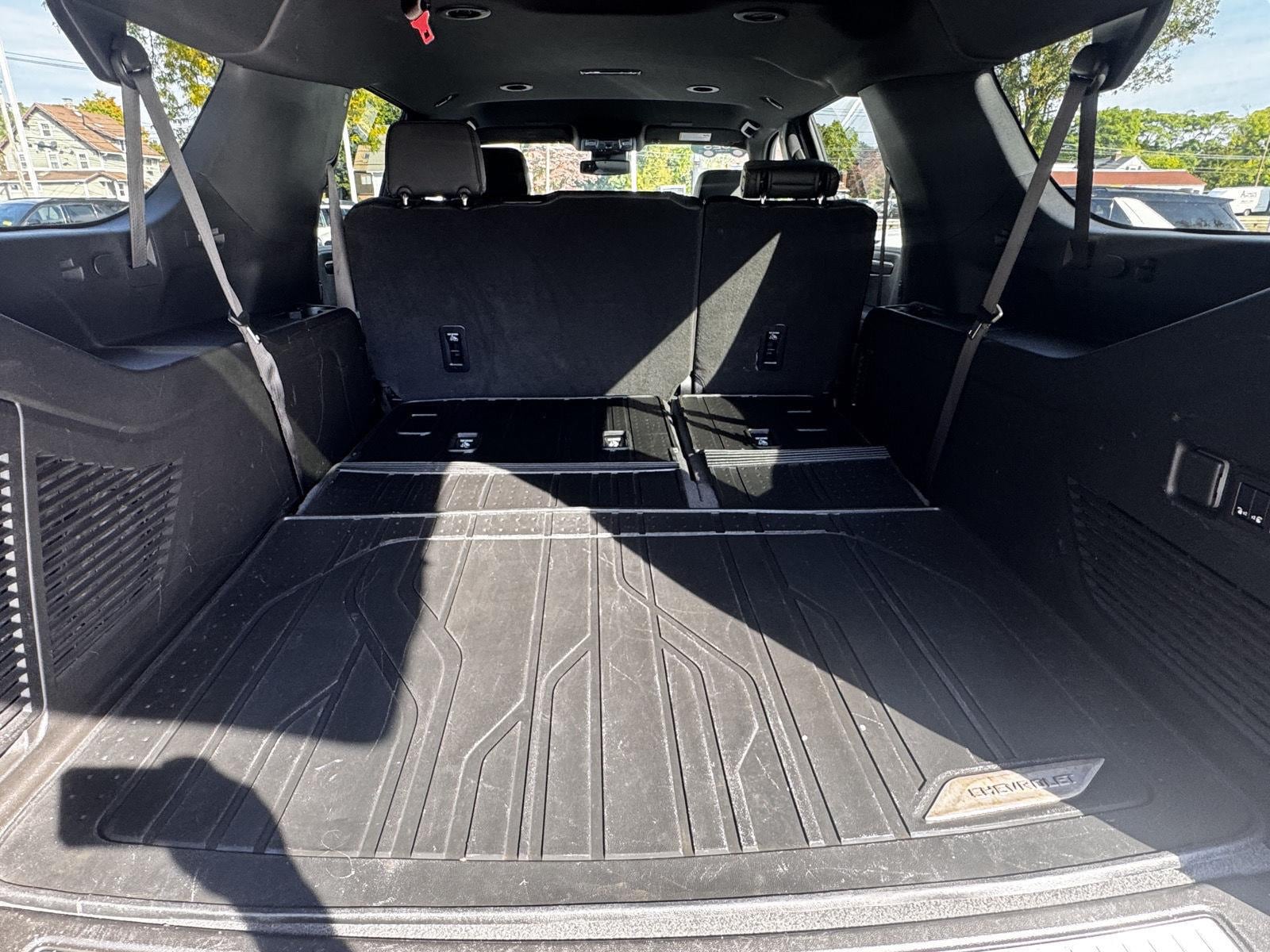 2025 Chevrolet Suburban RST - Photo 11