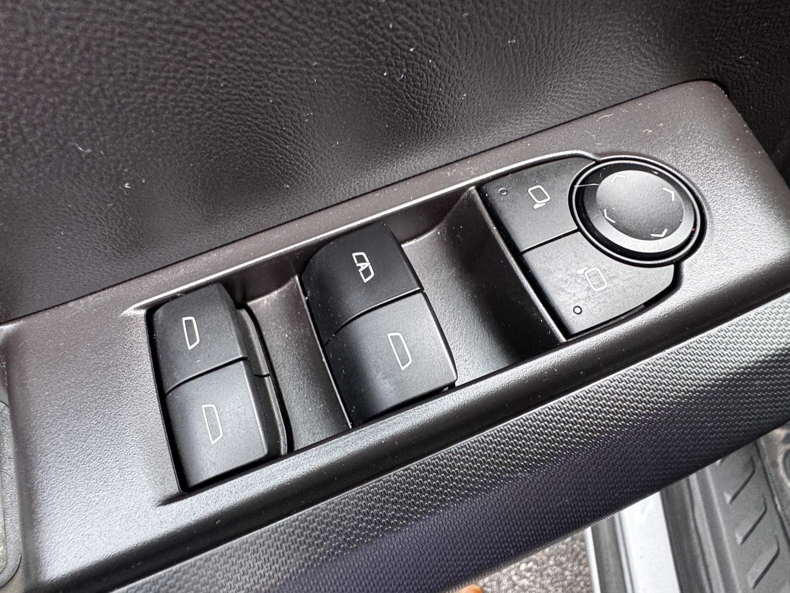 2024 Chevrolet Colorado LT - Photo 21